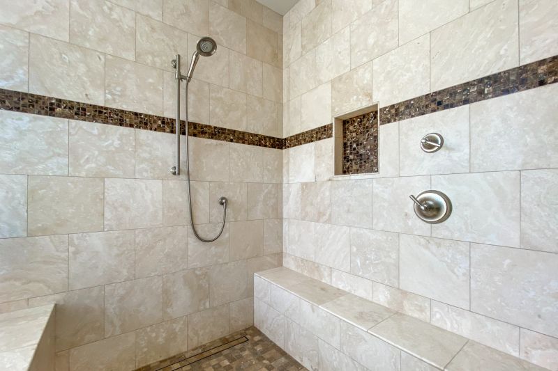 Shower with Built-in Niche and Bench